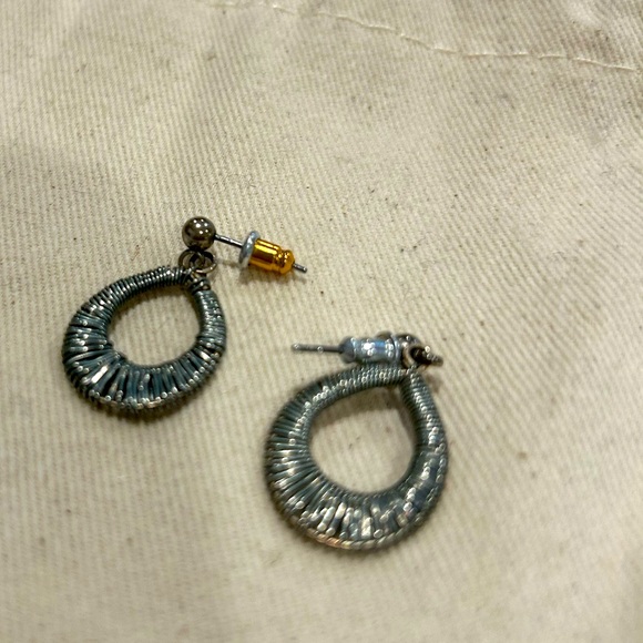 Silver woven earrings - Picture 1 of 3
